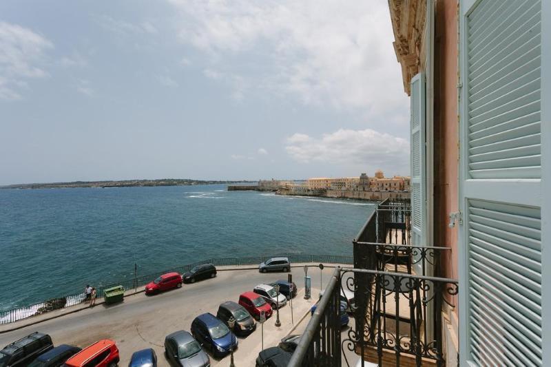 B&B Palazzo Del Sale Syracuse Bagian luar foto